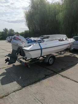Predam motorovy čln Glastron - 17