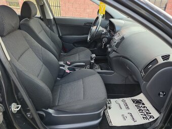 Hyundai i30 1.6 CRDi Facelift mod. 2011 Nová STK SK ŠPZ - 17