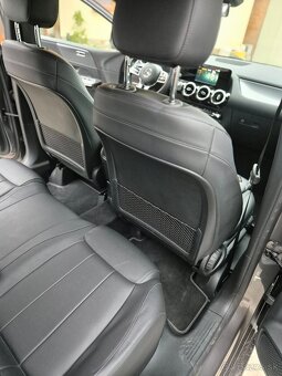 MERCEDES B180d - 17