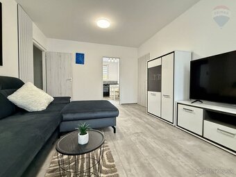 PRENÁJOM: KOMPLETNE ZARIADENÝ 3IZBOVÝ BYT, DUNAJSKÁ STREDA - - 17