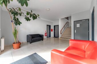 Jedinečný 4-izbový byt, 132m2 pri centre mesta s terasou - 17