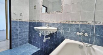 Perfektné bývanie v centre mesta, ktoré si upravíte... - 17