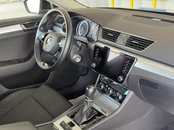 Škoda Superb kombi 1,4tsi + hybrid model 2021 facelift DSG - 17