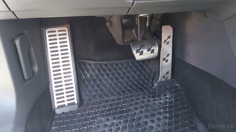 Golf V R32 - 17