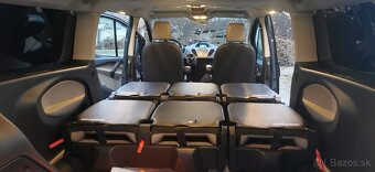 Ford Tourneo Custom Titanium L2H1/8miest/2,0TDCi/125kW/1.gen - 17