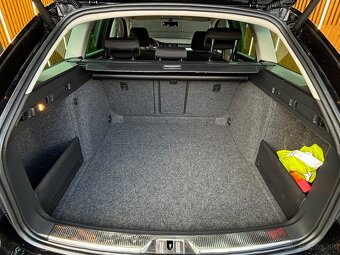 Škoda Superb Combi 2.0 TDI CR Elegance DSG - 17