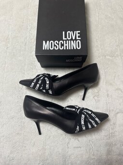 Kožené lodičky s mašľou zn. Love Moschino originál - 17
