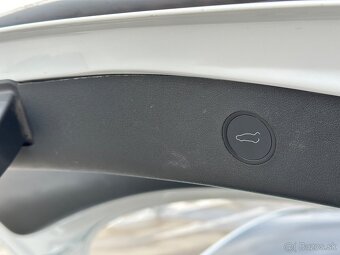 Tesla Model 3 - 17