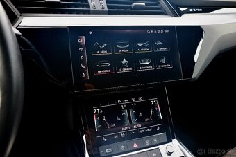 Audi E-tron 50 quattro S line Sportback PANORAMA - 17