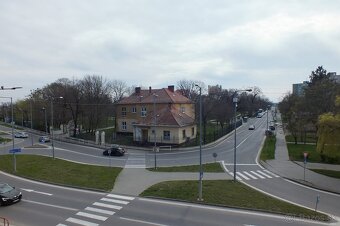 Bývajte štýlovo v srdci Galanty Nádherný 1-izbový byt. - 17