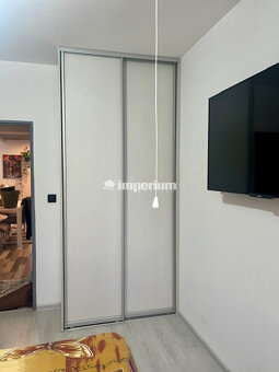 Na predaj pekný veľkometrážny 3 izbový byt s garážou na ul.  - 17