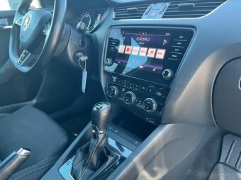 Škoda Octavia Combi 2.0 TDI RS DSG - 17