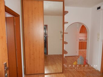 PREDANÉ-SPEKTRUM REALITY- Na Predaj 3-izbový byt, 70 m2, Han - 17