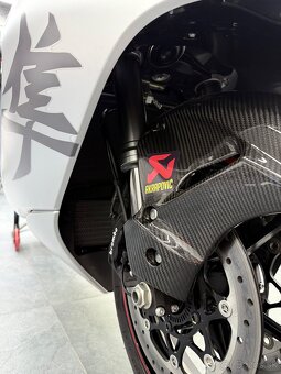 SUZUKI GSXR1300 HAYABUSA - 17