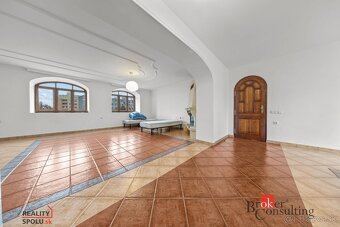 VILA v centre  mestskej časti Rača - 17