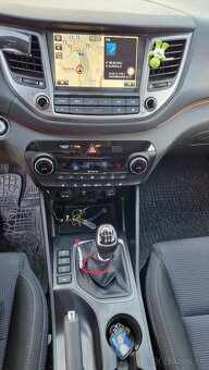 Hyundai Tucson 1.6 T-GDi Premium 4x4 - 17
