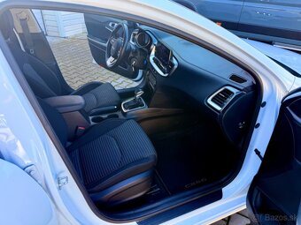Kia Ceed 1,5 118 kw Automat ZÁRUKA - 17