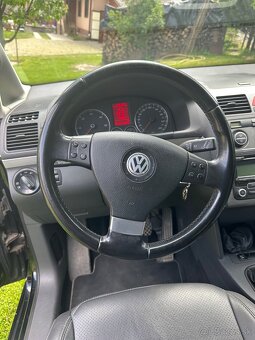 Volkswagen TOURAN 2,0 TDi 103kw r.v. 2009 - 17