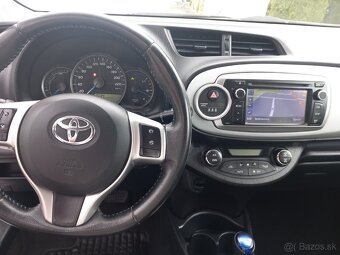 Toyota Yaris 1.5  Hybrid , benz.,automat. - 17