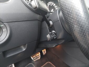 Škoda Octavia Combi 2.0 TDI DPF RS DSG - 17