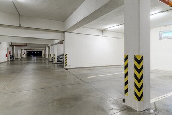 Priestranný 4-izb. mezonet 145m²,2 loggie–Zobor,NR - 17