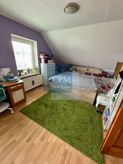 Ponúkame na predaj príjemný 5- izbový dom v obci Dobrohošť - 17