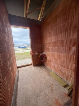 Praktický 4-izbový bungalov v novovybudovanej lokalite- Horo - 17