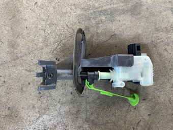 Rozpredam volvo XC60 I 2,4 d4 2008-2016 - 17