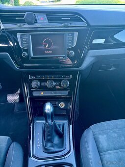 Volkswagen Touran Highline 2.0 TDI DSG6 - 17