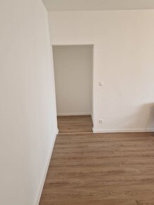 Predaj 4 izb.byt + loggia, Bratislava - Dúbravka, Landauova - 17