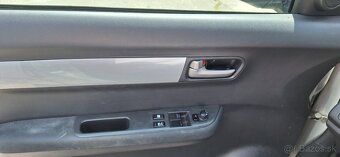 Suzuki Swift 1.3 GLX - 17