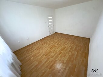 NA PRENÁJOM REKONŠTRUOVANÝ 1 IZB. BYT, 33M2, KOMENSKÉHO UL., - 17