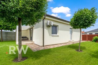 Rezervované Moderný 3-izbový rodinný dom v Slovenskom Grobe - 17