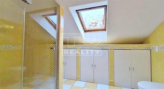 Luxusný 8-izbový rodinný dom s bazénom a dvojgarážou –... - 17