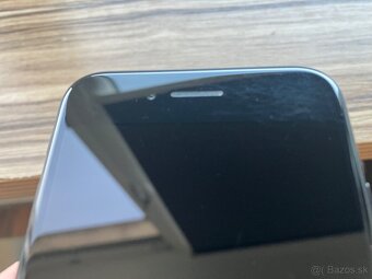 Apple iPhone SE 2020 128GB čierny  / batt. 85% - 17