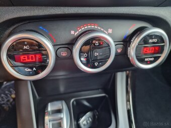 Alfa Romeo Giulietta 1.8 TBi Quadrifoglio Verde Top Stav - 17