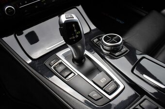 BMW 535d Touring z roku 2012 - 17