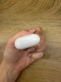 Apple AirPods 1 - 17