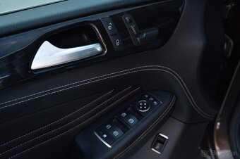 Mercedes Benz ML350 - 17