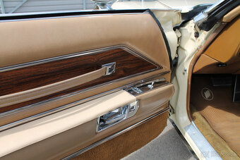 1974 Buick Riviera 455 V8 - vynikající originální stav - 17
