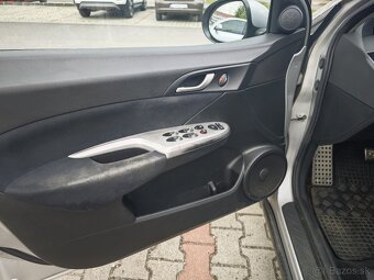 Predám Honda Civic 1.6i 5dverová s automatickou prevodovkou - 17