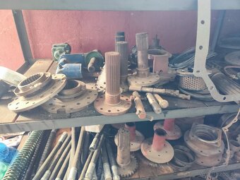 Rôzne Náhradné diely - 17