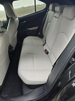 Lexus UX 250H 2.0 112kW Hybrid 2023 - 17
