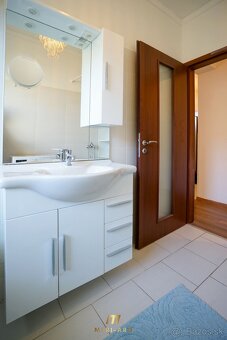 Na predaj 3-izbový rodinný dom so zimnou záhradou Rajka - 17