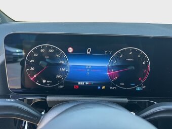 MERCEDES-BENZ GLA 220 4MATIC - NOVÉ VOZIDLO - 17