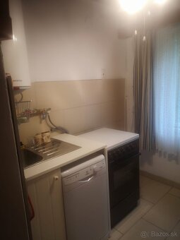 KOMPLETNE ZARIADENÁ CHATKA V NÁDHERNOM VIDIECKOM ŠTÝLE - 17