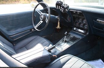 Chevrolet Corvette Stingray Coupé z roku 1974 - 17