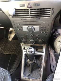 OPEL / ASTRA DESIGN - PRAVÉ RIADENIE - 17
