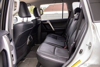 Toyota Land Cruiser 3.0I D-4D 190k Premium A/T 5m - 17