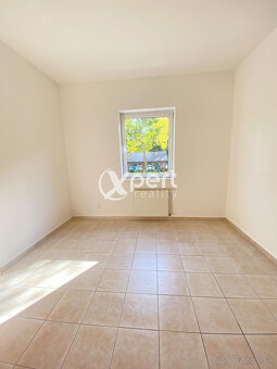 Na  prenájom obchodný priestor  70 m2 v Dun. Strede - 17